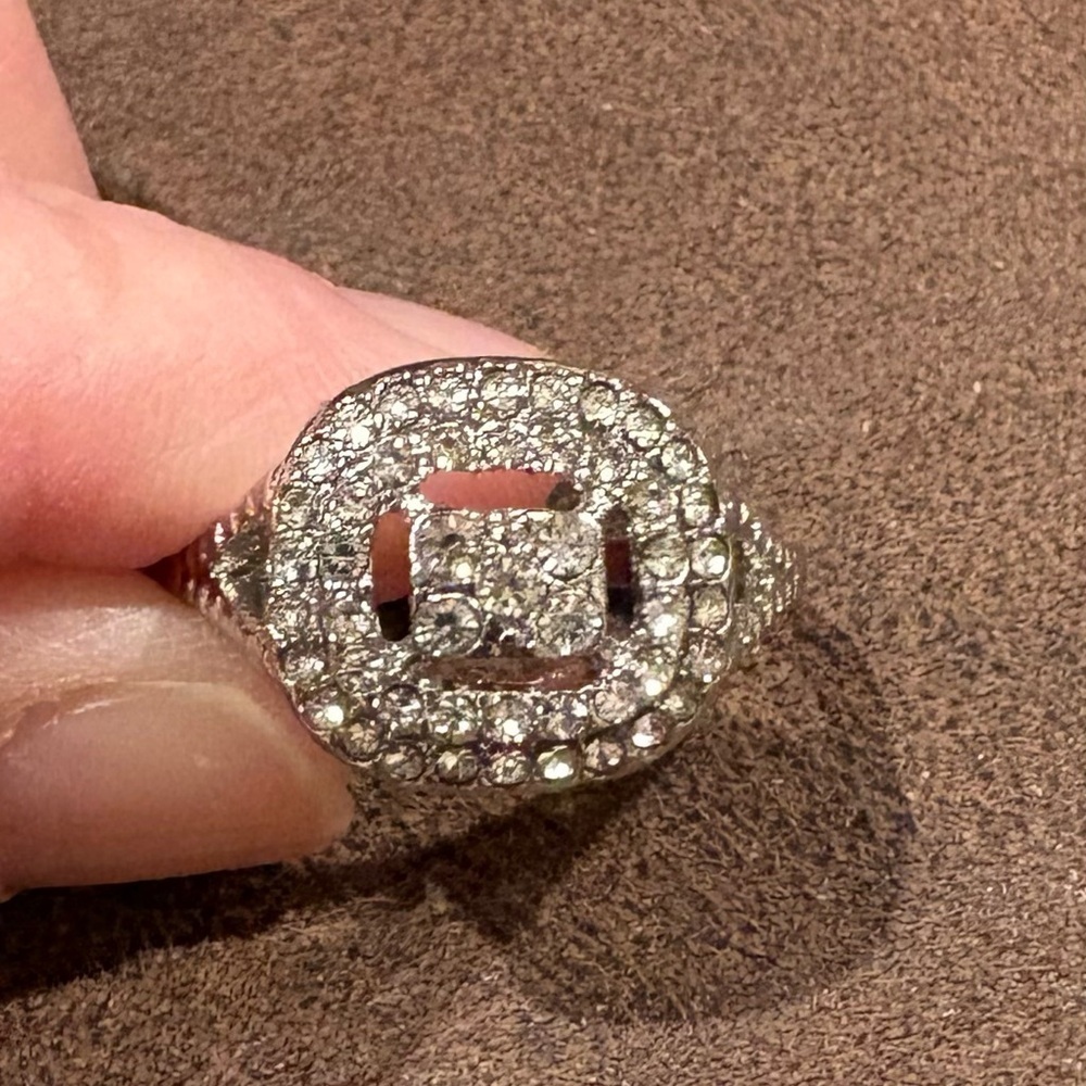 Fashion Ring in silver tone never worn Women’s size 9